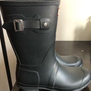 Women’s original short rain boots. Navy Blue